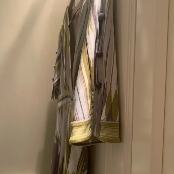 BCBG top - Picture 3 of 3